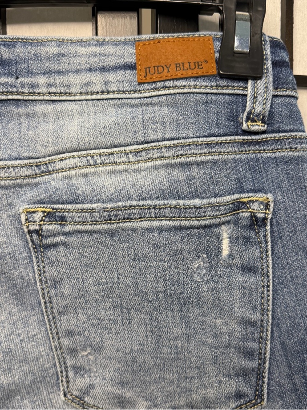 Judy Blue Medium Wash Skinny Jeans Size 5 or 27 - Picture 4 of 6